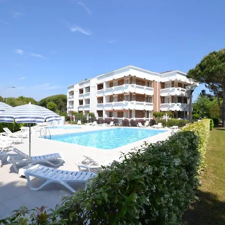 Enjoy The Serenity On Our Beautiful Terrace - Beahost Apartmán *