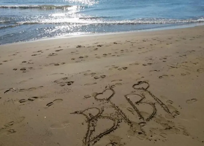 Enjoy The Serenity On Our Beautiful Terrace - Beahost Lägenhet